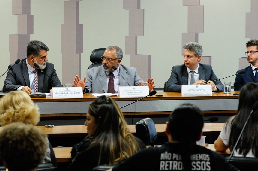 Portaria de ministério sobre trabalho escravo é alvo de críticas em audiência